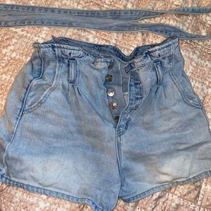 American Eagle Mom Short, Size 6